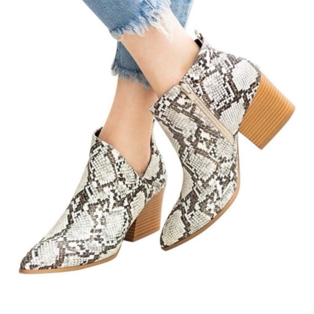 Laicigo Boots snakeskin pattern black gray & white size 7